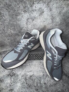 New Balance 2002R Magnet Lead M2002RFB Mens's size 9 New in Box!